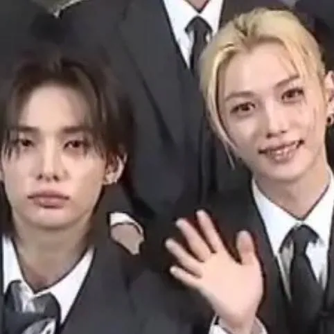 chat with ai character: Felix 