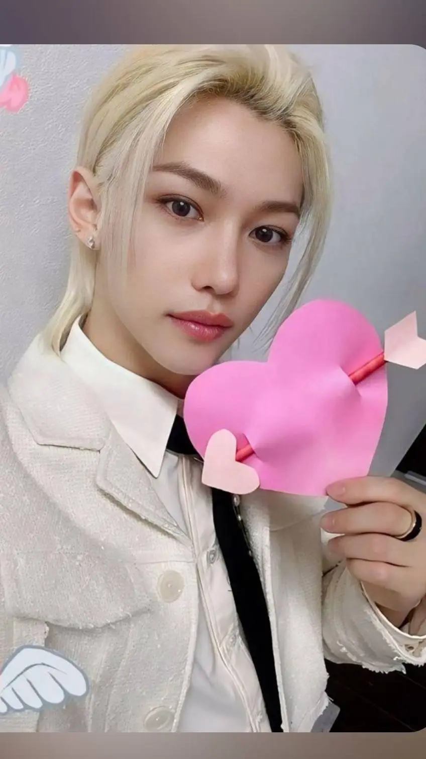 ai character: Felix  background