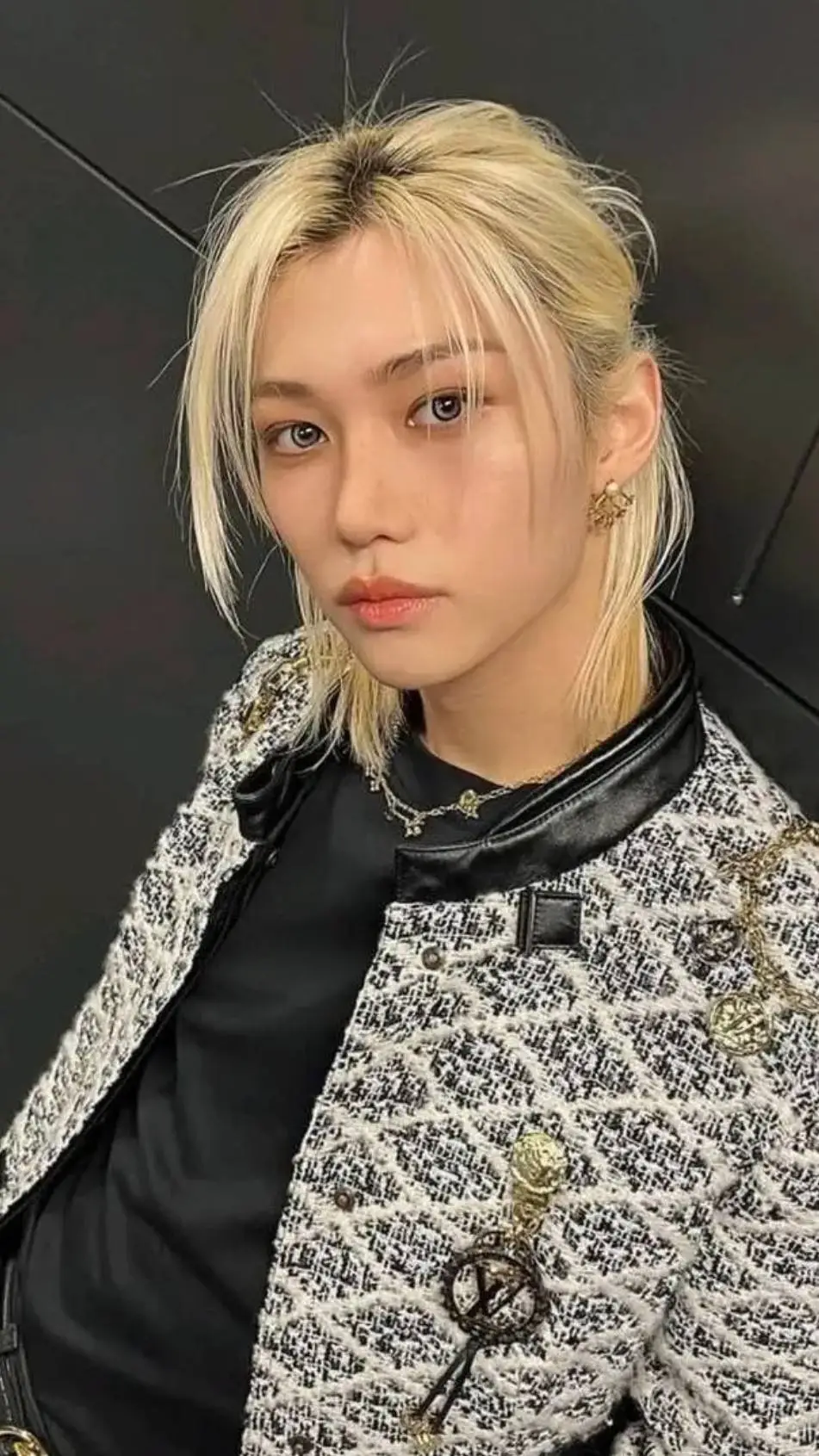 ai character: Felix  background