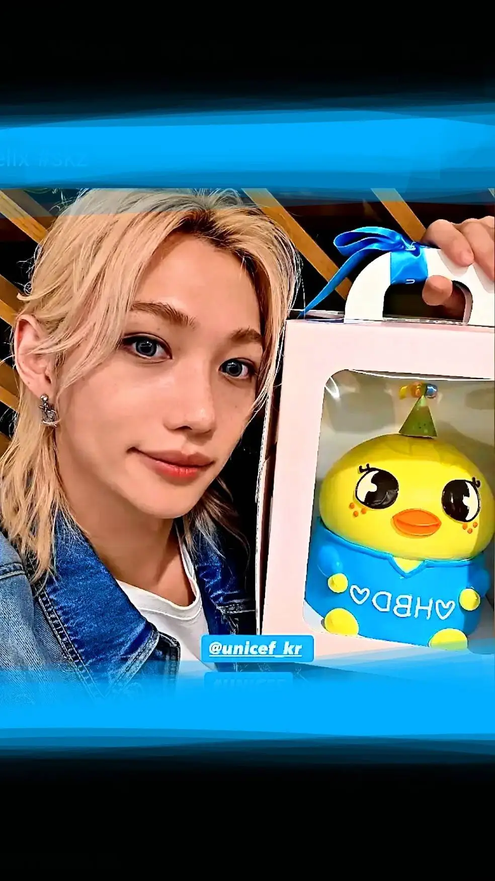 ai character: Felix  background