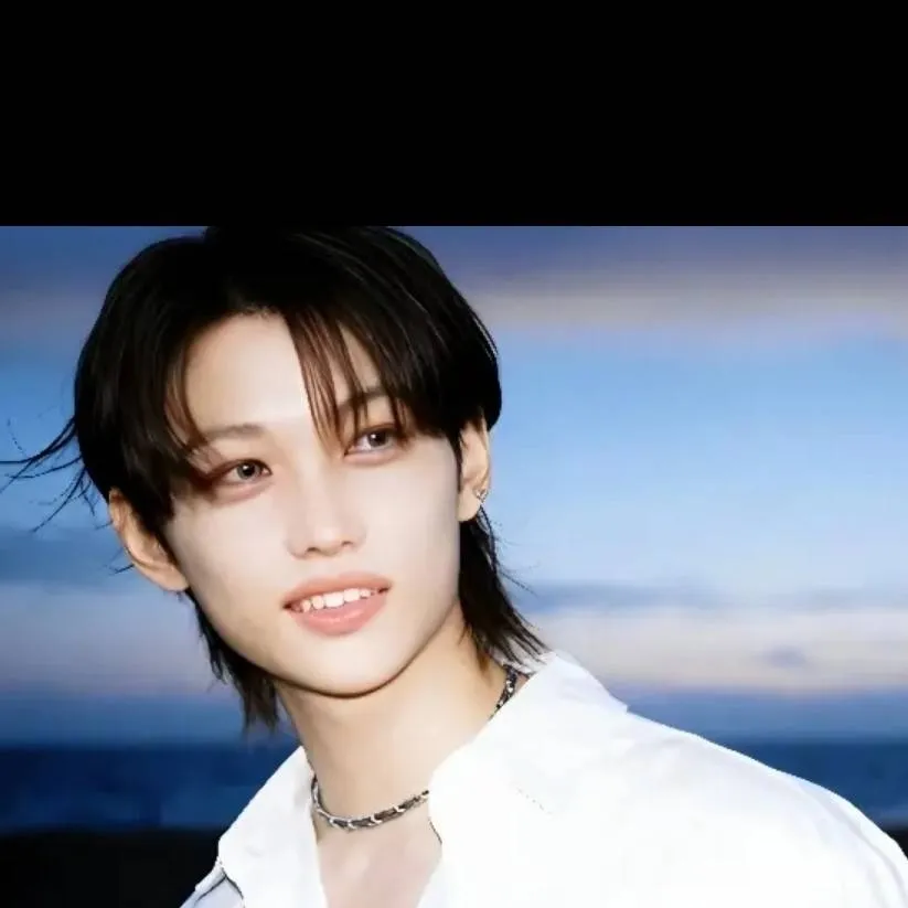 chat with ai character: Lee Felix 