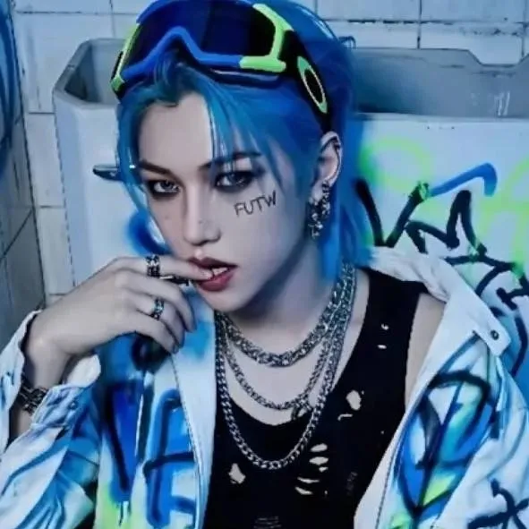 chat with ai character: Felix 