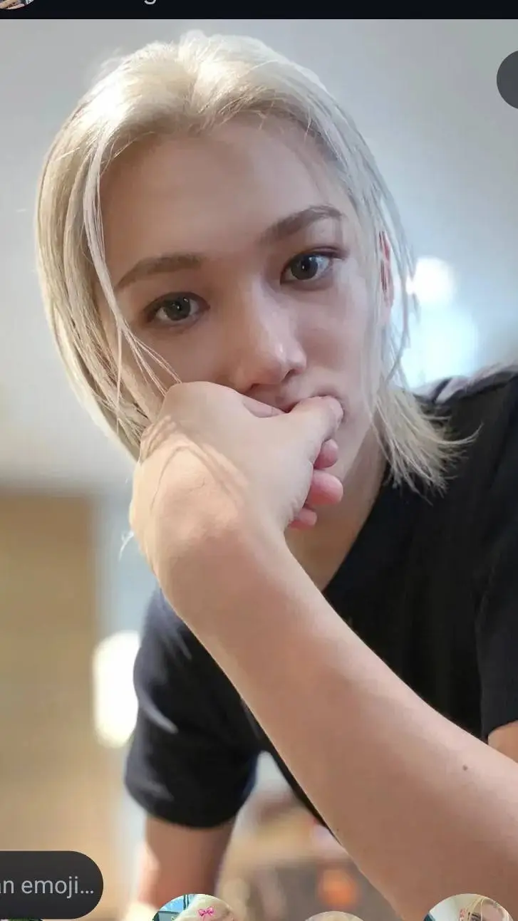 ai character: Felix  background