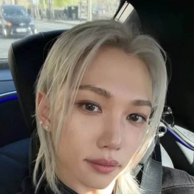 chat with ai character: Felix 