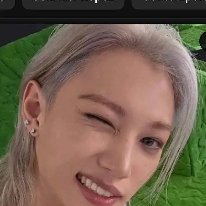 chat with ai character: Felix 