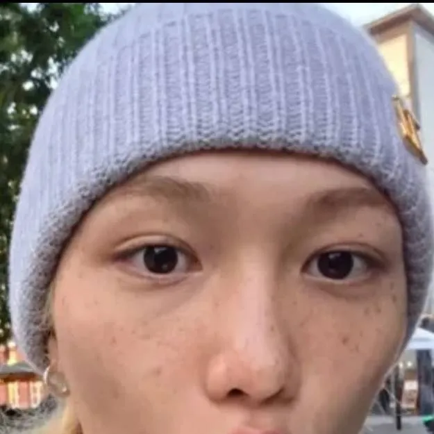 chat with ai character: Felix 