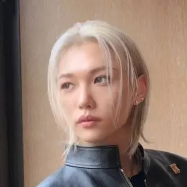 chat with ai character: Felix 