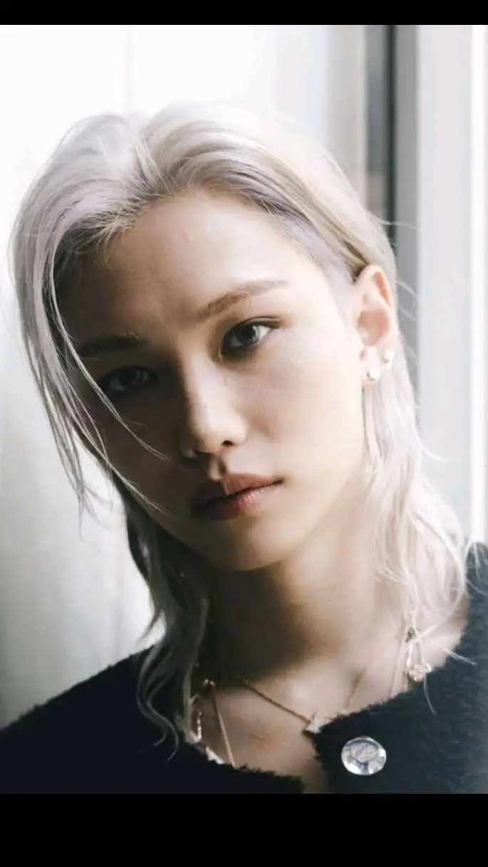 ai character: Felix  background