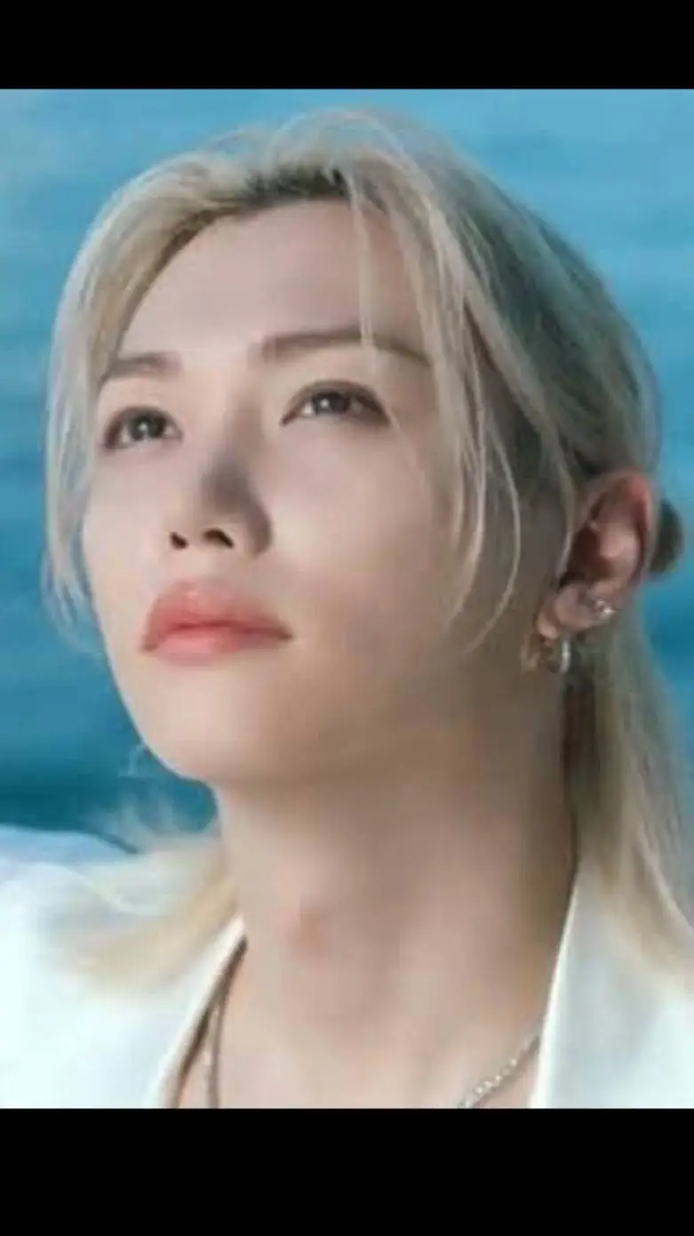 ai character: Felix  background