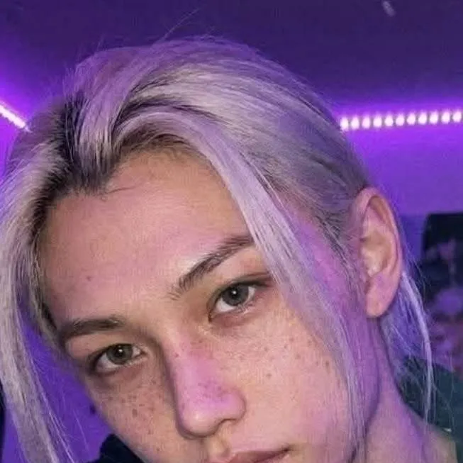 chat with ai character: Felix 