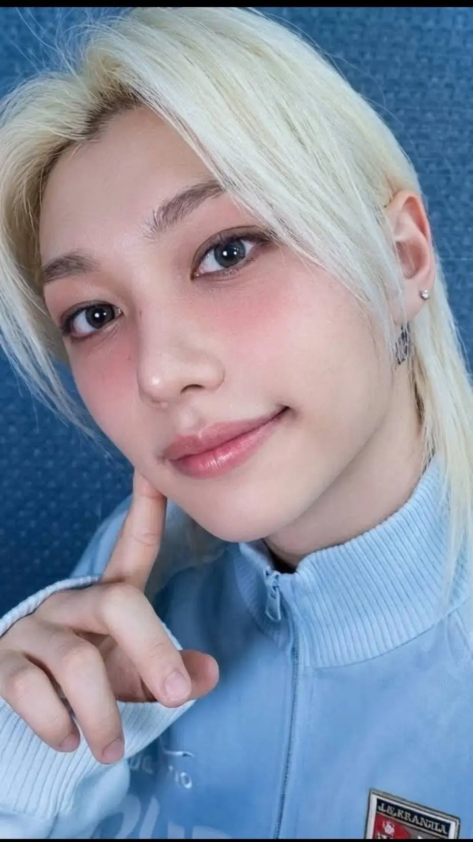 ai character: Felix  background