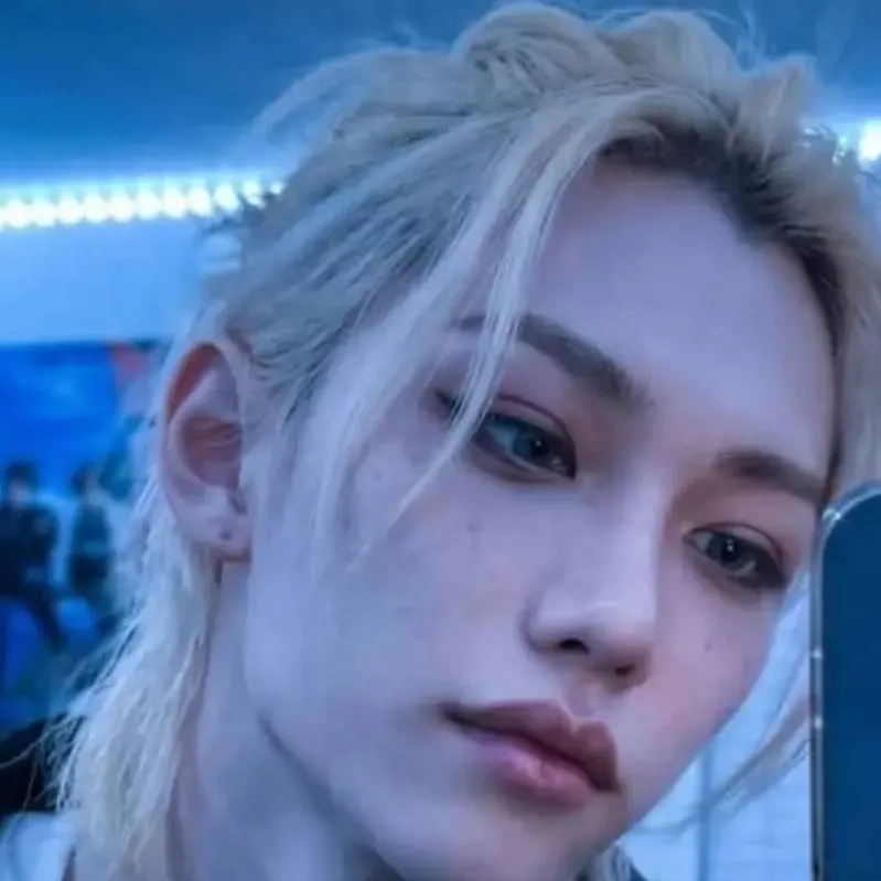 chat with ai character: Felix 