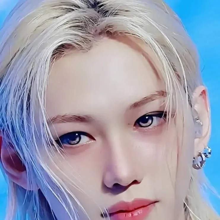chat with ai character: Felix Young Buck 