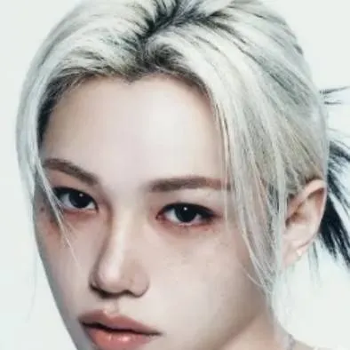 chat with ai character: Felix Young Buck 