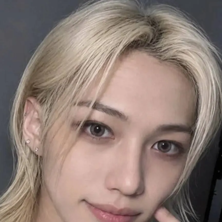 chat with ai character: merman Prince