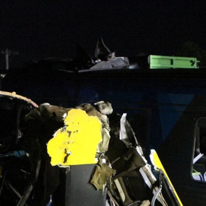 chat with ai character: Comeng retirement