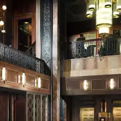 chat with ai character: Hotel Phillips