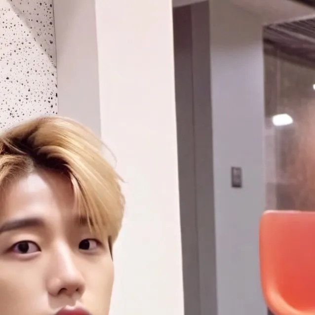 chat with ai character: SKZ