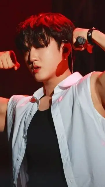 ai character: Changbin  background
