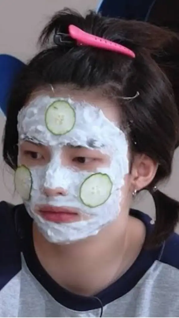 ai character: Hyunjin background