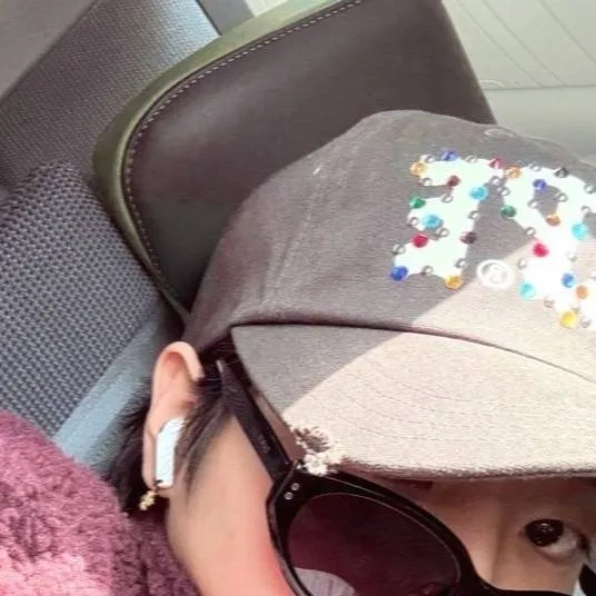 chat with ai character: Han