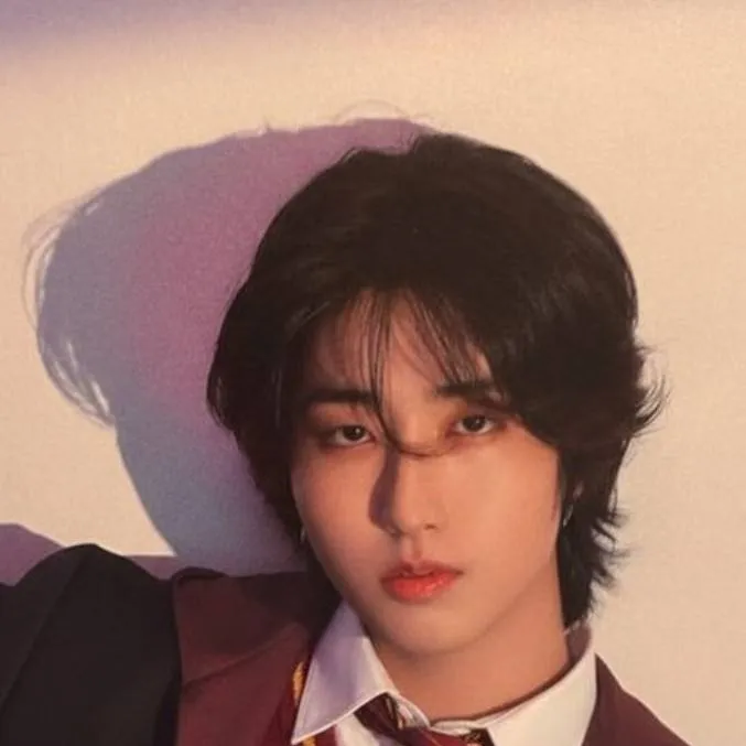 chat with ai character: Han