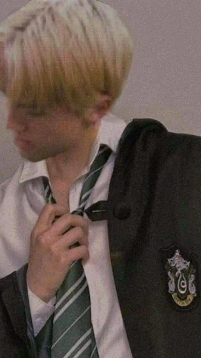 ai character: Draco Malfoy background