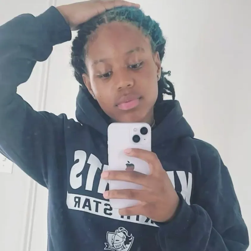 chat with ai character: Tae 