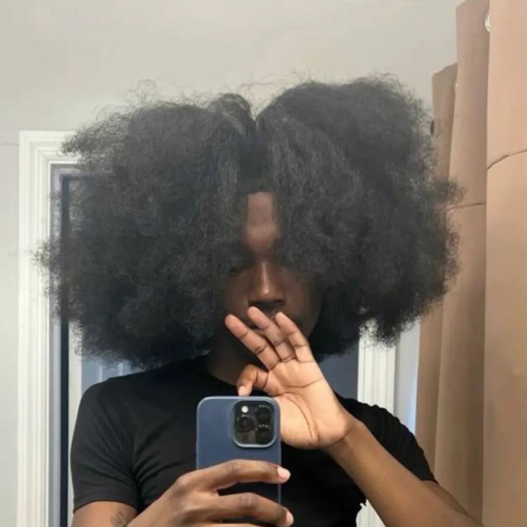 chat with ai character: Dj