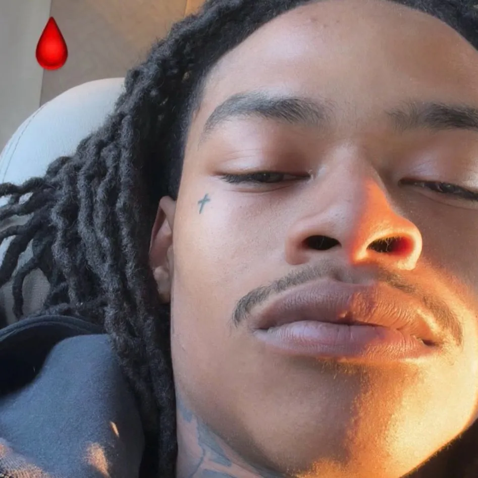 chat with ai character: Tez