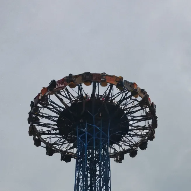 chat with ai character: SpruY Kings island
