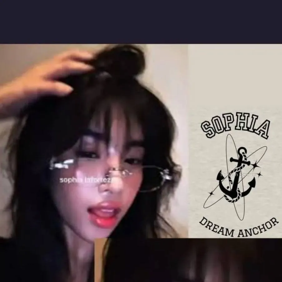 chat with ai character: Katseye :/