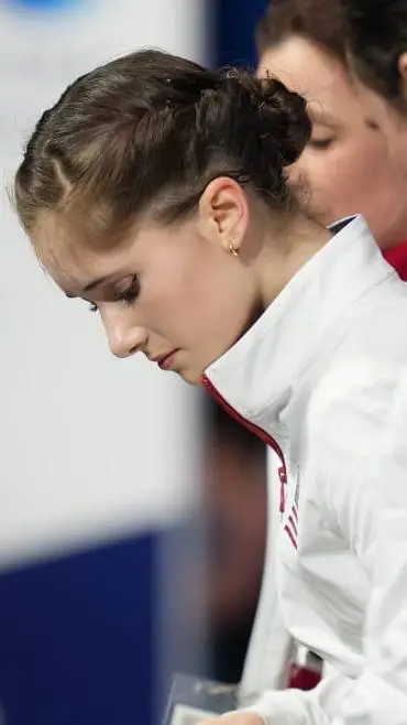 ai character: isabeau leveto  background