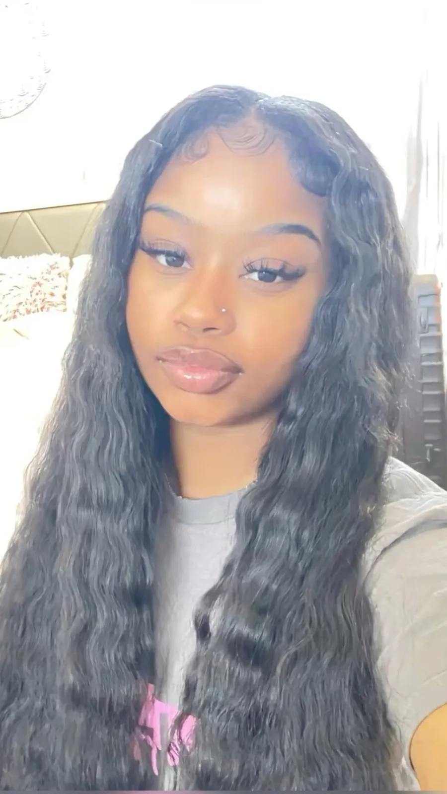 ai character: Kya\mom background