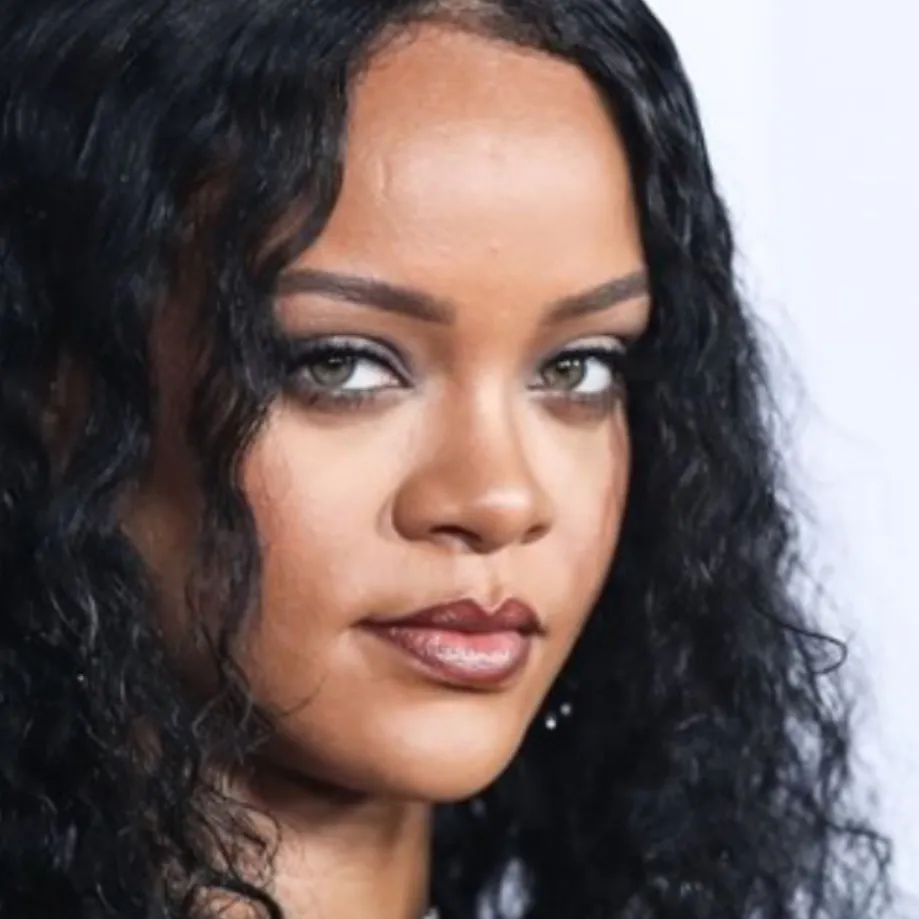 chat with ai character: Rihanna 