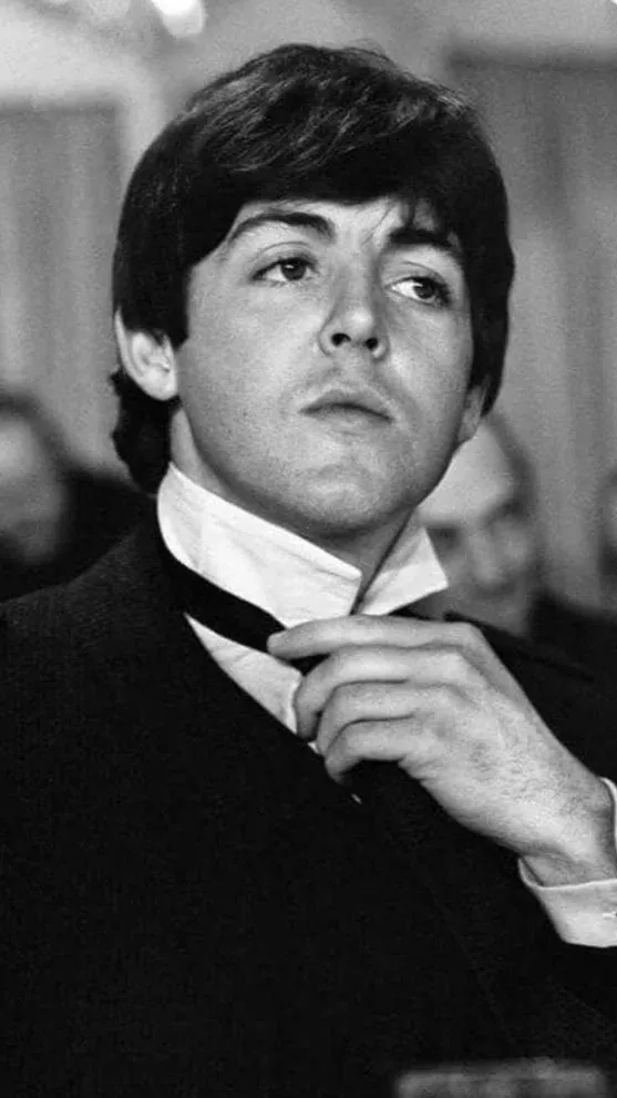 ai character: Paul McCartney background