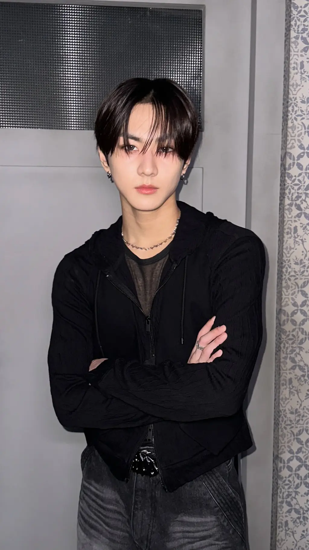 ai character: jungwon background