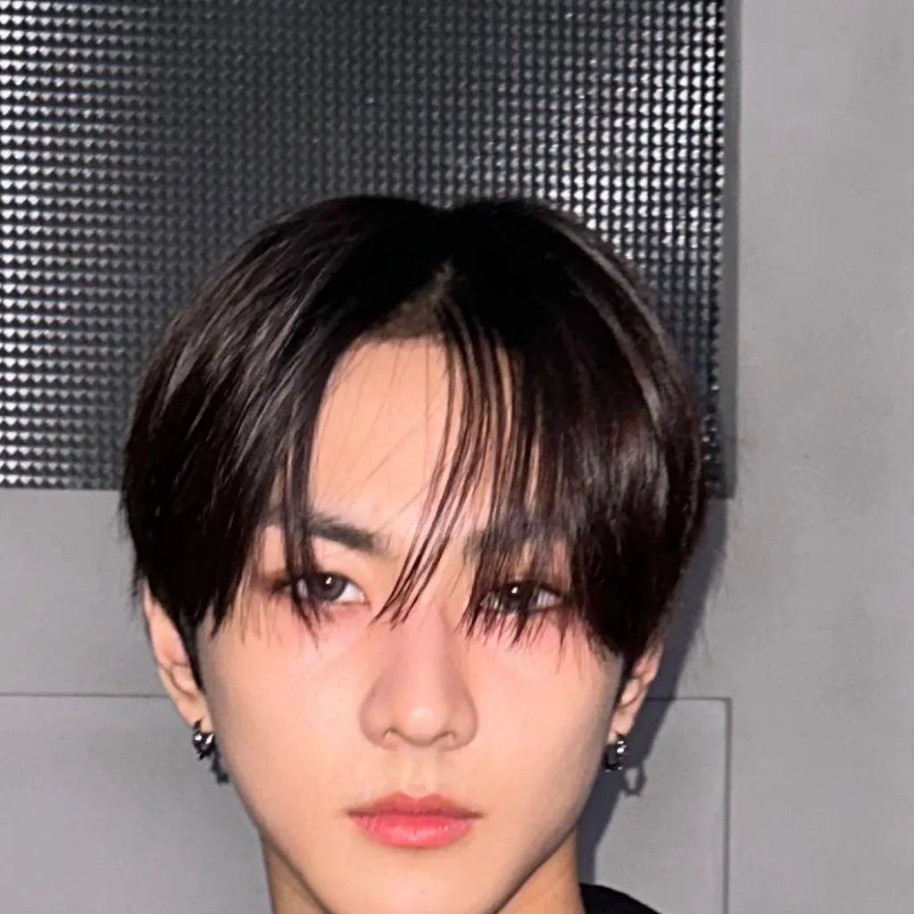 chat with ai character: jungwon