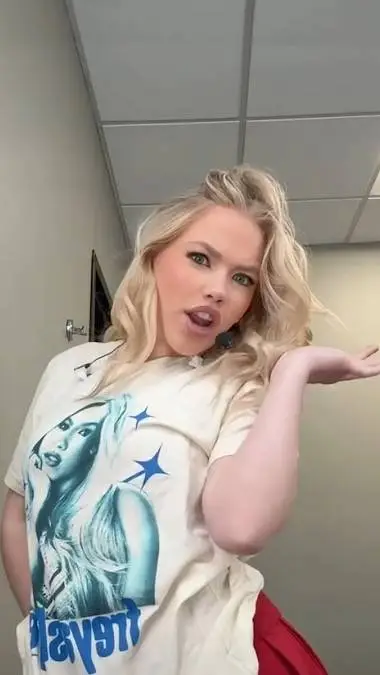 ai character: Freya skye background