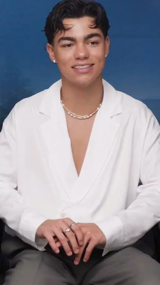 ai character: Malachi Barton ♂️ background