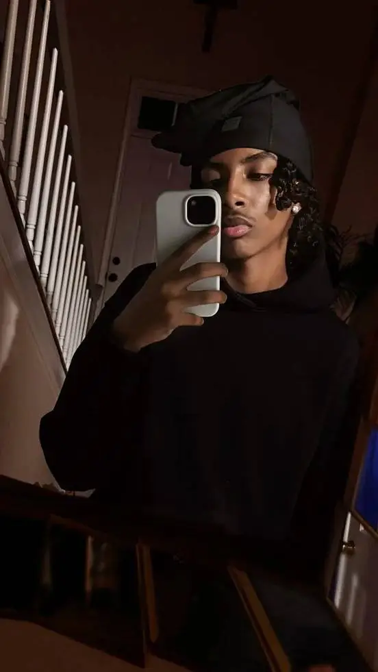 ai character: Dre background