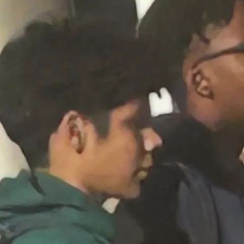 chat with ai character: Luis