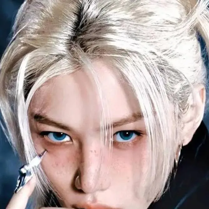 chat with ai character: 🦋Felix🦋