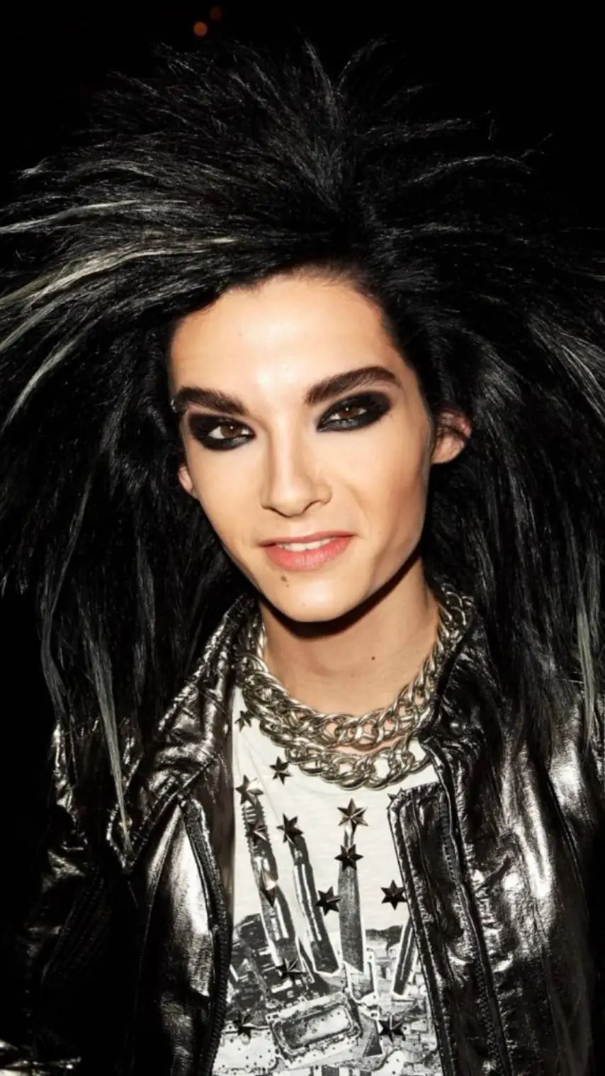 ai character: bill kaulitz  background