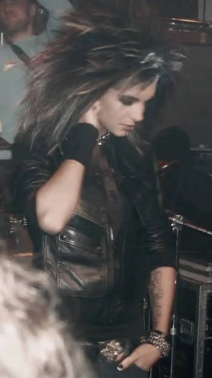 ai character: bill kaulitz background