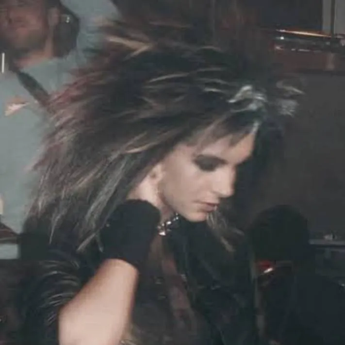 chat with ai character: bill kaulitz