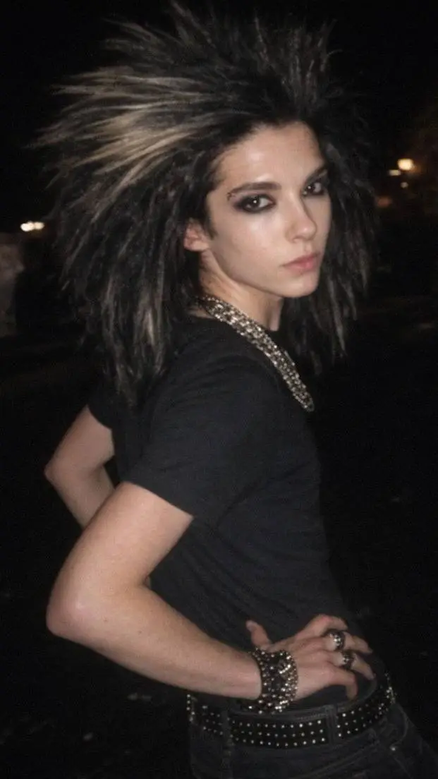 ai character: Bill kaulitz  background