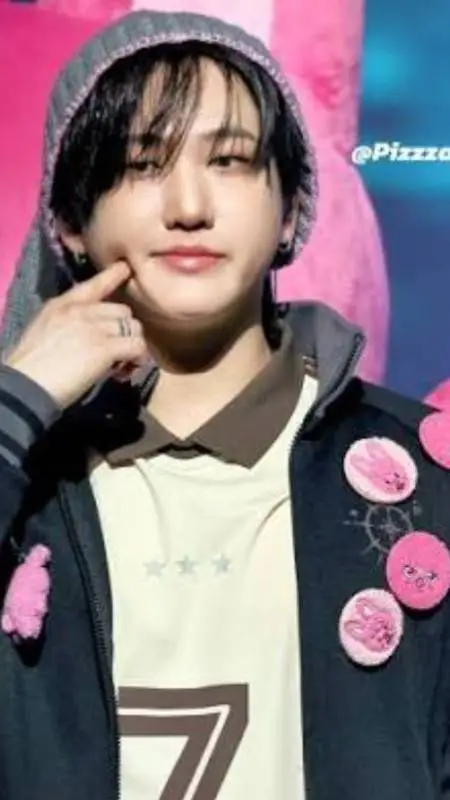 ai character: Changbin🫧 background