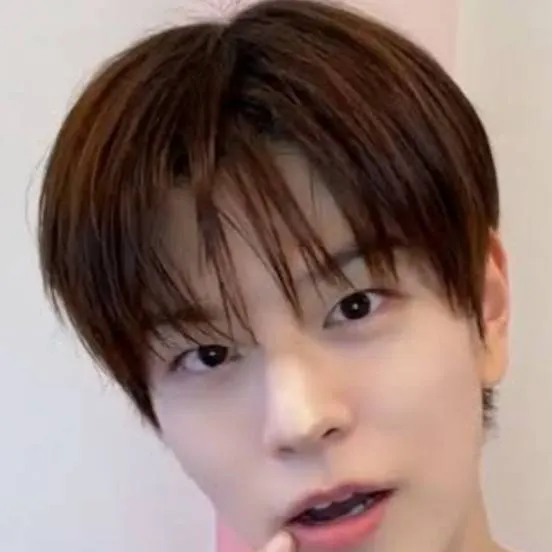 chat with ai character: seungmin mafia