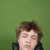 chat with ai character: Cruz